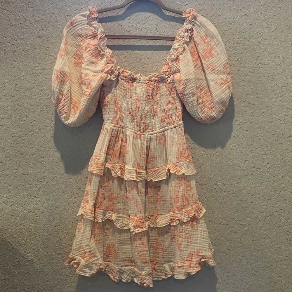 Olivaceous Orange and cream flowy dress with puffy sleeves